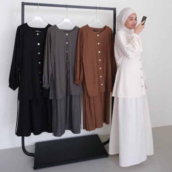 69847805-7f57-4964-a5fd-eacd543b7770.jpg ByMeldev Raindrops Skirt Set Busui Bumil Friendly