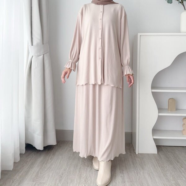 835003b4-15cd-4f15-93e2-0956cbf0cb1a-1.jpg ByMeldev Malay Pleats Set Setelan Rok