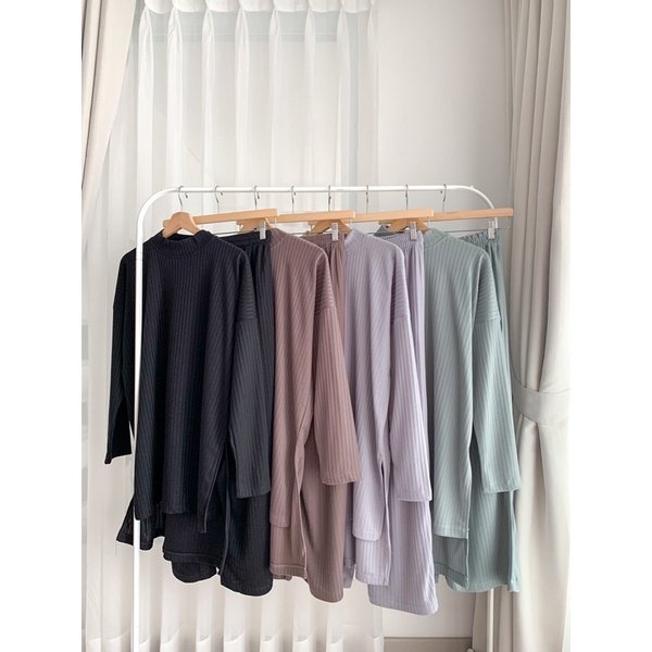 aab558c1-3a20-43b9-9d2e-f973e96bd3ec.jpg Bymeldev Slit Knit Set Busui Nonbusui