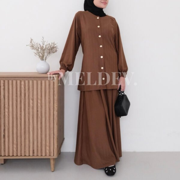 ac5598c8-c0ab-4547-90fa-c4585c8b7e9b.jpg ByMeldev Raindrops Skirt Set Busui Bumil Friendly