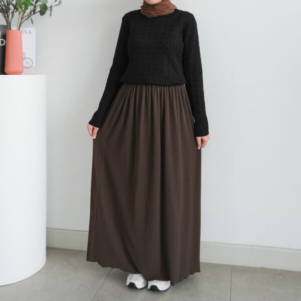 c26a622b-06ae-4e93-b345-01120c792ae7.jpg ByMeldev Premium Pleats Straight Skirt