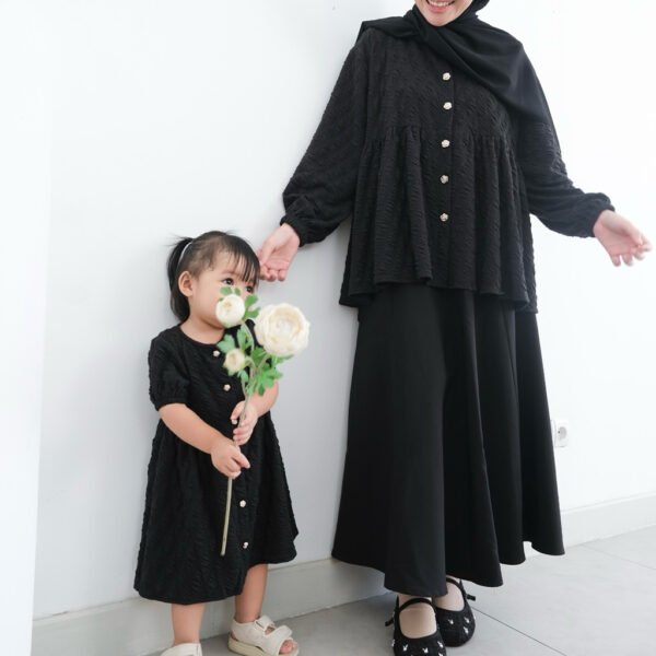 ByMeldev Bloom Button Top Mom & Kids Couple