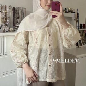 9ac48221d7a546228873617f3ecfb745tplv-aphluv4xwc-origin-jpeg.jpeg ByMeldev Heart Embroidery Blouse